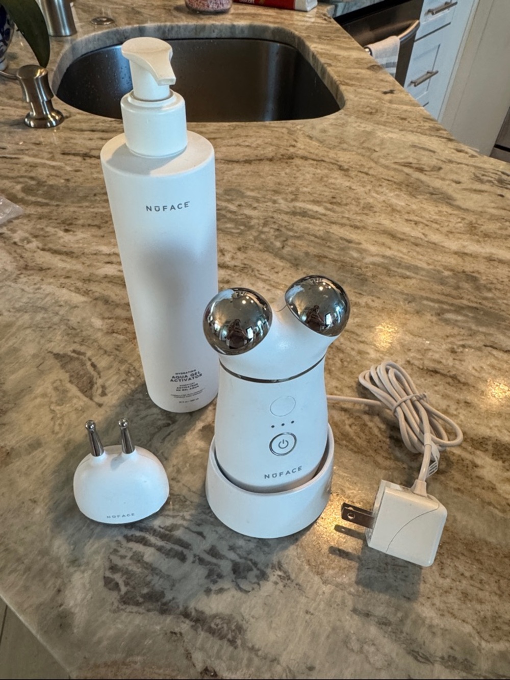 NuFace Trinity Microcurrent Facial Toning Set with full Aqua Gel Activator